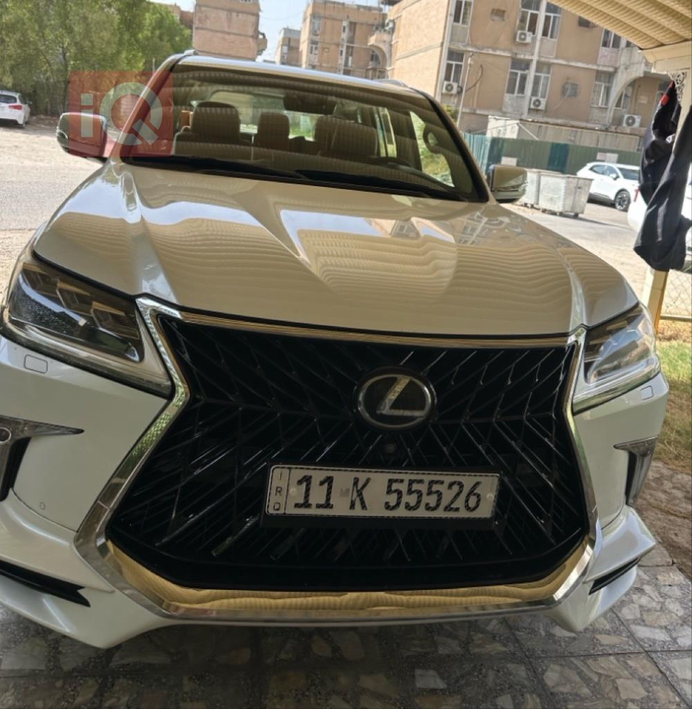 لێکزس LX
